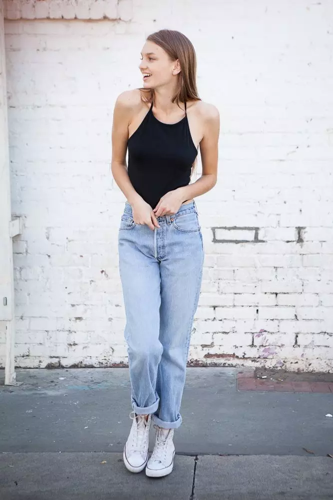 Jeans Lurus Wanita (45 Foto): Dengan mana dan bagaimana untuk memakai, panjang apa yang harus menjadi model langsung dari pinggul 1086_6