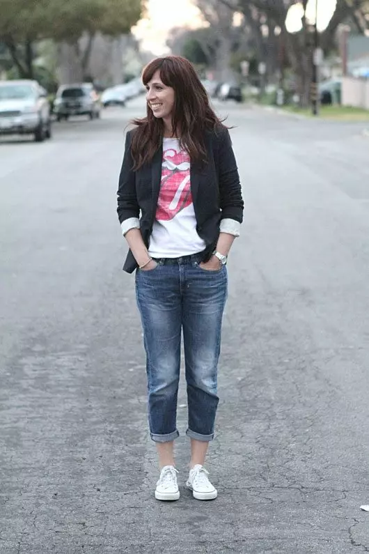 Kvinners rette jeans (45 bilder): Med hvilken og hvordan å bære, hvilken lengde skal være direkte modeller fra hoftene 1086_7