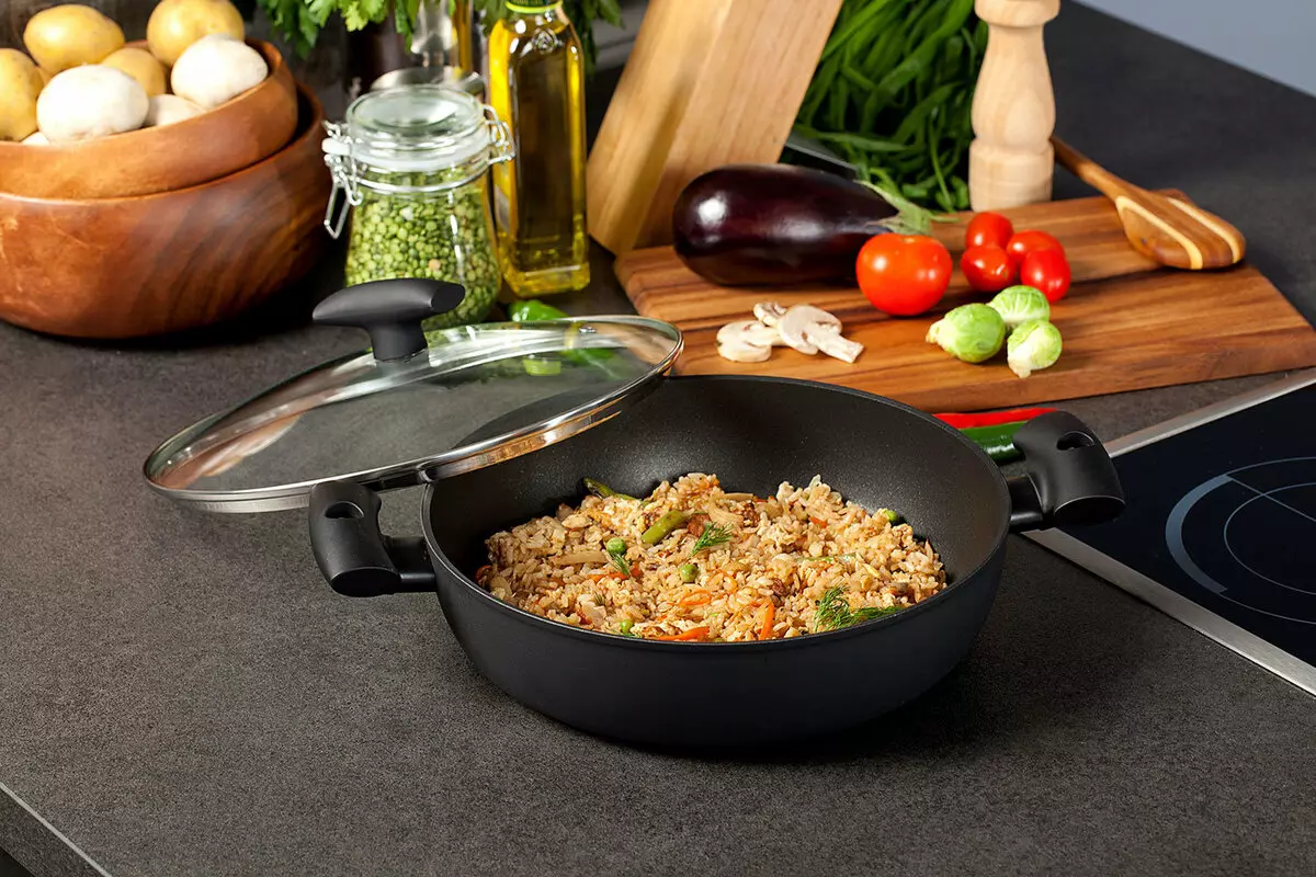 Fissman frying pan: Deskripsi a grilled grill, matak-beusi frying pan jeung model lianna. Ulasan 10876_23