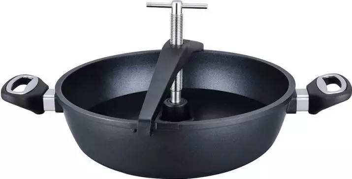 Tapaca frying pan: Akụkọ banyere mmanya Georgian Pan maka esi ọkụkọ toba. Akpụkpọ anụ na-ewu ewu na ụdị ndị ọzọ 10911_14