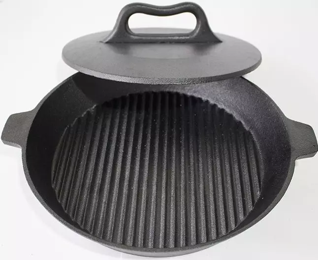 Tapaca frying pan: Akụkọ banyere mmanya Georgian Pan maka esi ọkụkọ toba. Akpụkpọ anụ na-ewu ewu na ụdị ndị ọzọ 10911_7