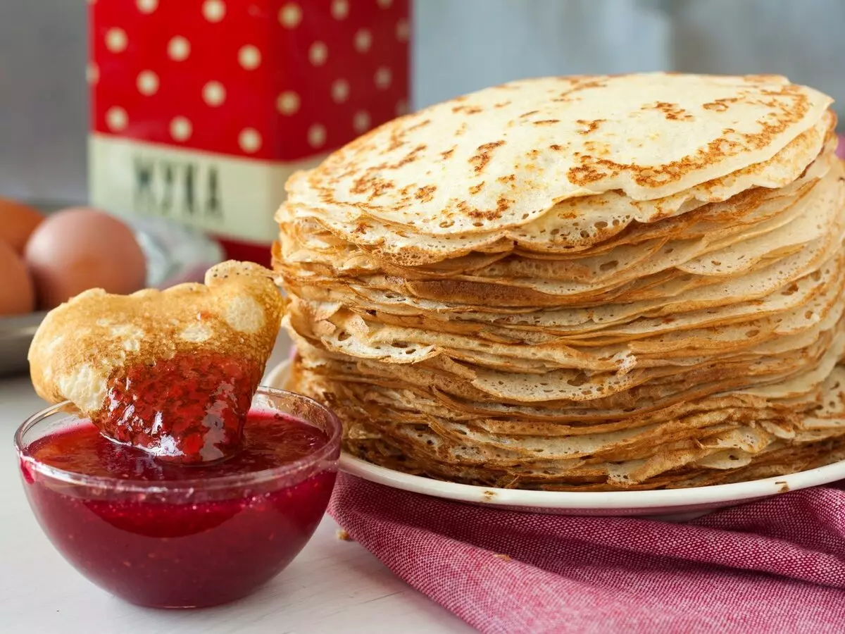 Gusseisenbratpfanne für Pfannkuchen: Merkmale einer Pfannkuchenbratpfanne von Gusseisen. Wie rollt es? Rezensionen 10930_23