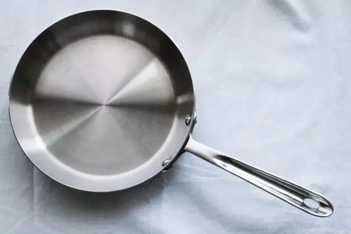 Frying pan for scrambled eggs: Frying requirements for frying glazing, description of figured small frying pan and other models 10936_6