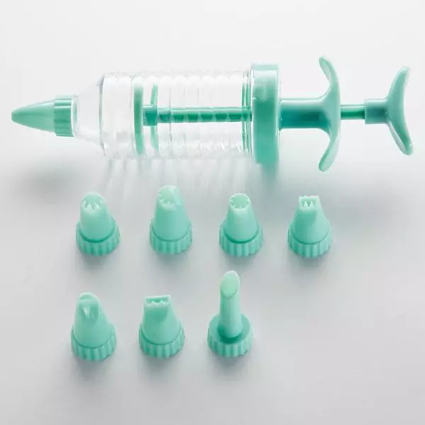 Sêwirana konfeksiyonê (43 wêne): Meriv çawa bi nozzles re syringes bikar tîne? Berhevdana bi bagek konfeksiyonê. Danasîna sîrokên pîşeyî ji bo krem ​​û cûreyên din 10945_3