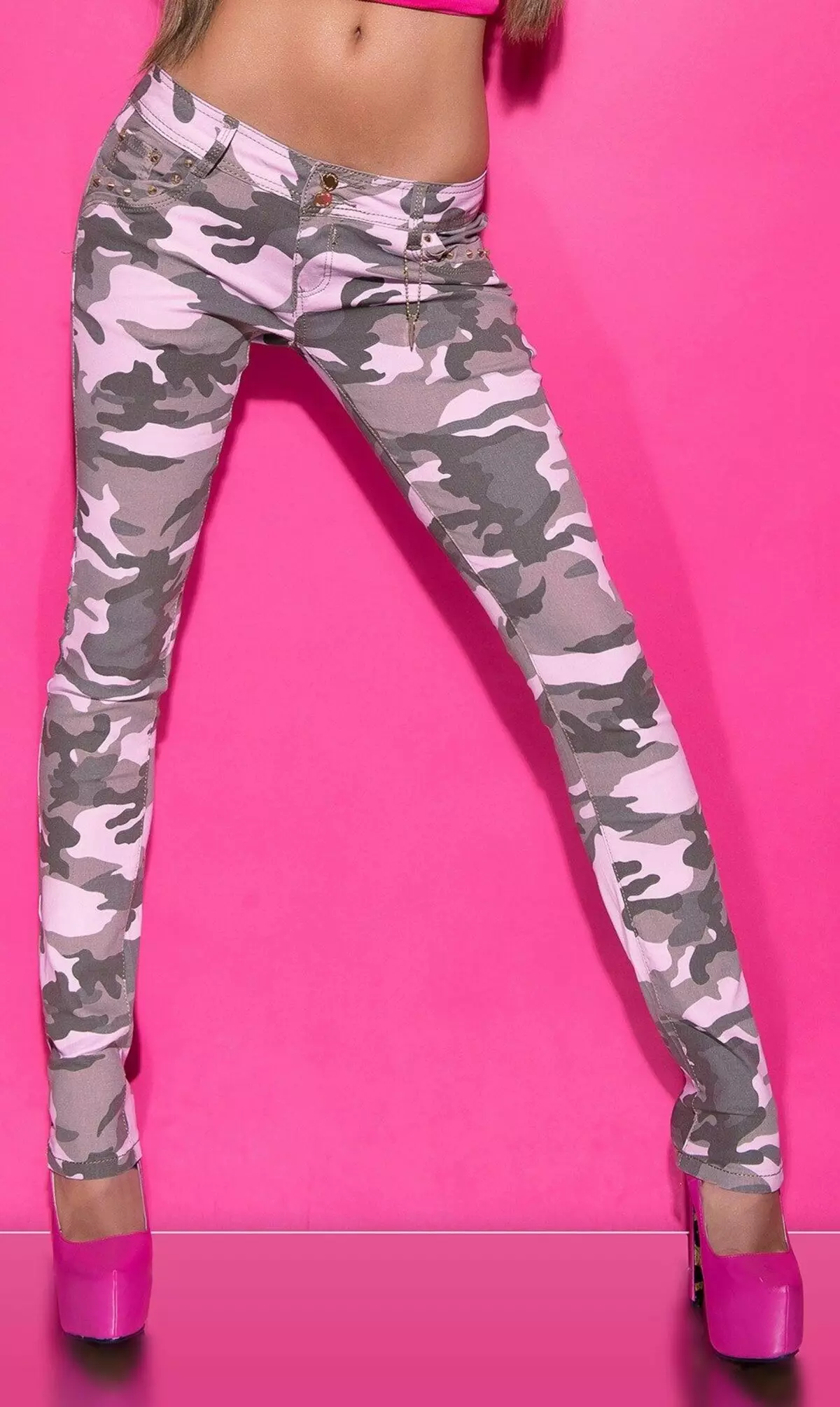 Jeans za Camouflage (picha 60): Nini kuvaa, mifano mingine ya wanawake na kuchapisha camouflage 1094_21