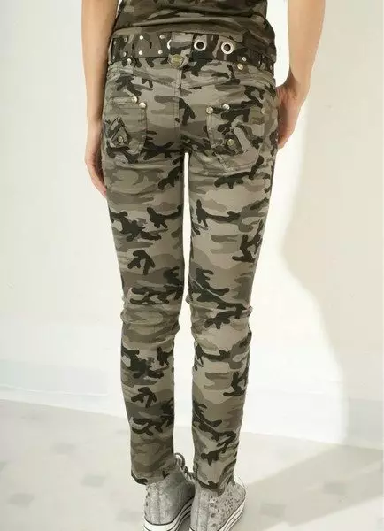 Jeans za Camouflage (picha 60): Nini kuvaa, mifano mingine ya wanawake na kuchapisha camouflage 1094_28