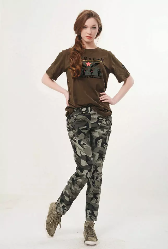 Jeans za Camouflage (picha 60): Nini kuvaa, mifano mingine ya wanawake na kuchapisha camouflage 1094_50