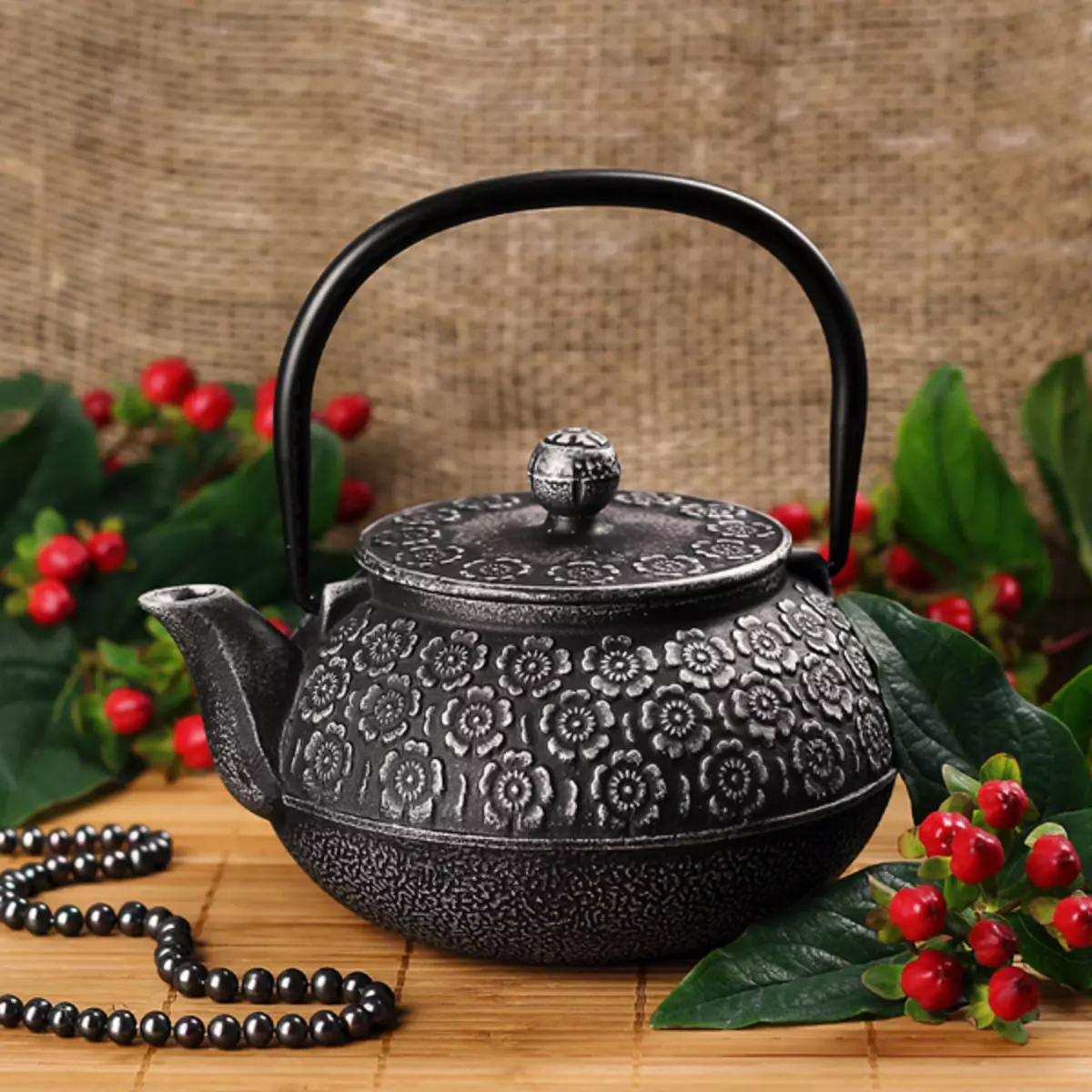 Teapot kimpalan besi tuang: bagaimana untuk memilih cerek dari besi tuang untuk minuman teh? Kelebihan dan kekurangan. Ulasan 10986_2