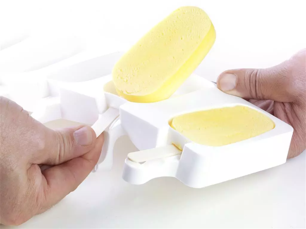 Molding untuk es krim: ikhtisar bentuk silikon untuk pembuatan es loli dan lainnya. Fitur bentuk Zoku dan lainnya. Bagaimana cara menggunakannya? 10988_18