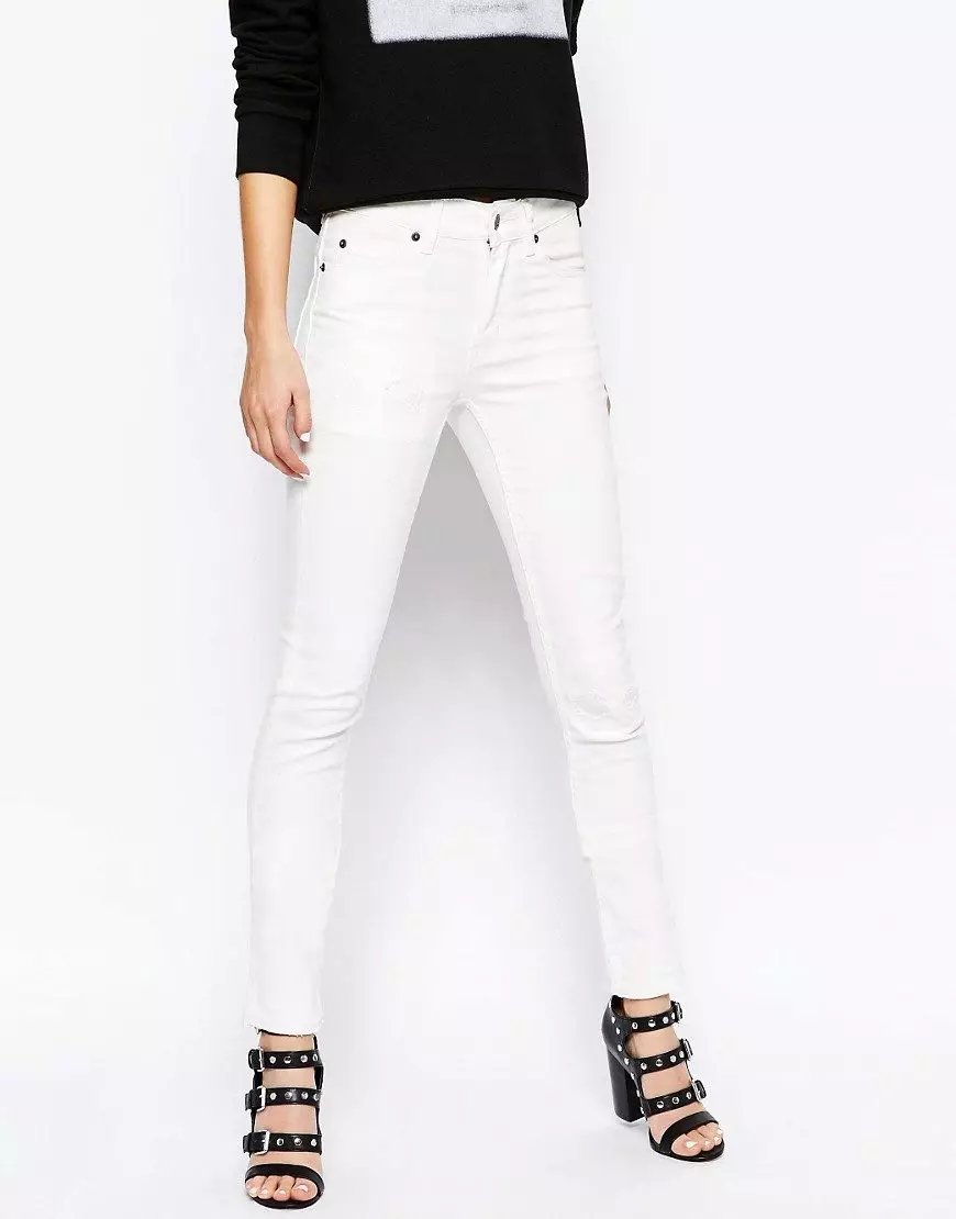 Jeans Skinny (75 ຮູບ): ມັນແມ່ນຫຍັງ, ແບບຂອງແມ່ຍິງ, ມີສິ່ງທີ່ໃສ່ເກີບ, ເກີບ, ສິ່ງທີ່ມີຄວາມແຕກຕ່າງຈາກຜິວຫນັງຈາກກະທັດຮັດ 1100_15