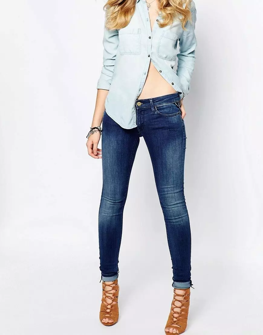 Jeans Skinny (75 ຮູບ): ມັນແມ່ນຫຍັງ, ແບບຂອງແມ່ຍິງ, ມີສິ່ງທີ່ໃສ່ເກີບ, ເກີບ, ສິ່ງທີ່ມີຄວາມແຕກຕ່າງຈາກຜິວຫນັງຈາກກະທັດຮັດ 1100_19
