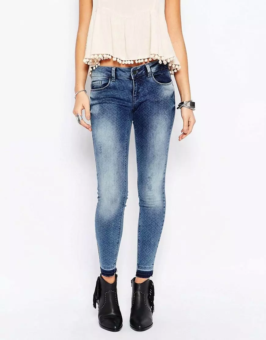 Jeans Skinny (75 ຮູບ): ມັນແມ່ນຫຍັງ, ແບບຂອງແມ່ຍິງ, ມີສິ່ງທີ່ໃສ່ເກີບ, ເກີບ, ສິ່ງທີ່ມີຄວາມແຕກຕ່າງຈາກຜິວຫນັງຈາກກະທັດຮັດ 1100_6