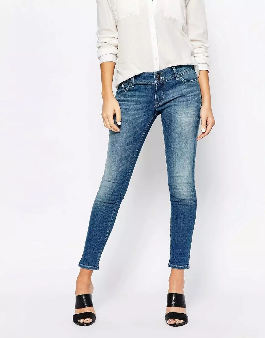 Jeans Skinny (75 ຮູບ): ມັນແມ່ນຫຍັງ, ແບບຂອງແມ່ຍິງ, ມີສິ່ງທີ່ໃສ່ເກີບ, ເກີບ, ສິ່ງທີ່ມີຄວາມແຕກຕ່າງຈາກຜິວຫນັງຈາກກະທັດຮັດ 1100_9