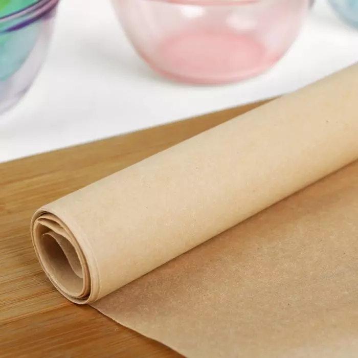Papir za pečenje: pergament papir za pečenje i silikonske. Nego ga zamijeniti u pećnici? Kako ga koristiti? 11011_4