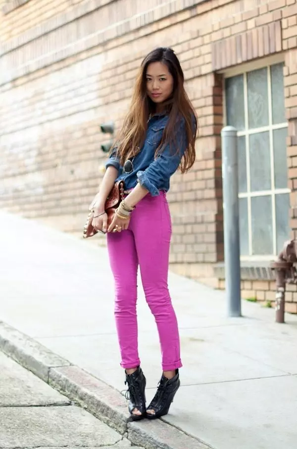 Simmer Dames Jeans (50 foto's): Wat te dragen jeans yn 'e simmer 2021, modellen 1102_15