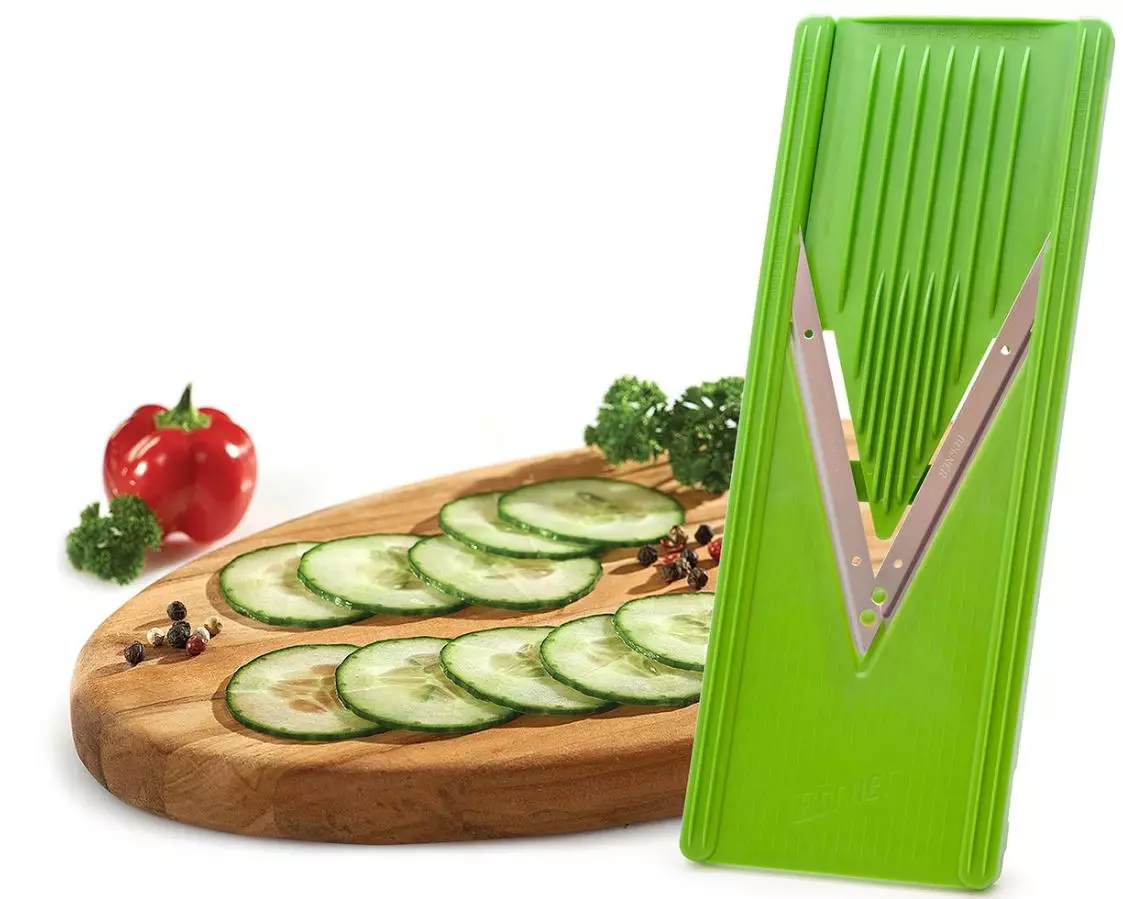 सब्जी कटर (5 9 फोटो): कंटेनर के साथ 1 में क्यूब्स, सर्पिल सब्जी कटर और मल्टीफंक्शनल डिवाइस 5 काटने के लिए कटौती के साथ मैकेनिकल और सार्वभौमिक मॉडल 11035_5