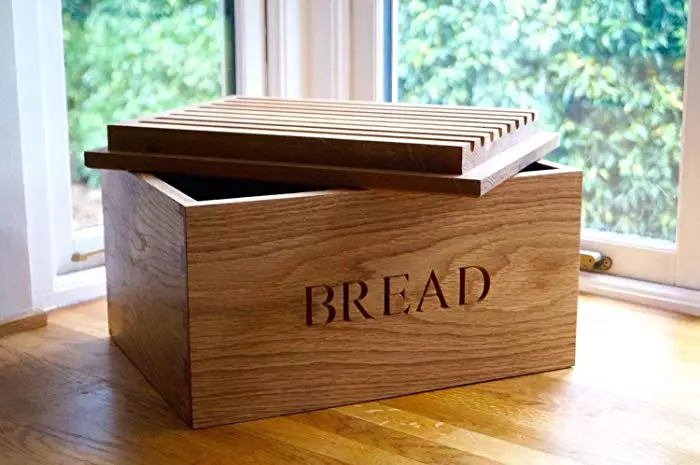 Medinės duonos lovos (27 nuotraukos): duona iš Berestov, kedro ir kitų medžių. Aprašymas iš raižyti modelių. Palyginimas su metalais ir kitais duonais 11048_6