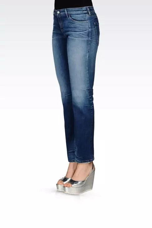 Armani Jeans (51 عکس): مدل های زن، Armani Jeans 1104_26