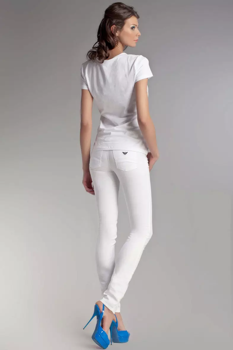 Armani Jeans (51 Fotografii): Modele de sex feminin, Blugi Armani 1104_38