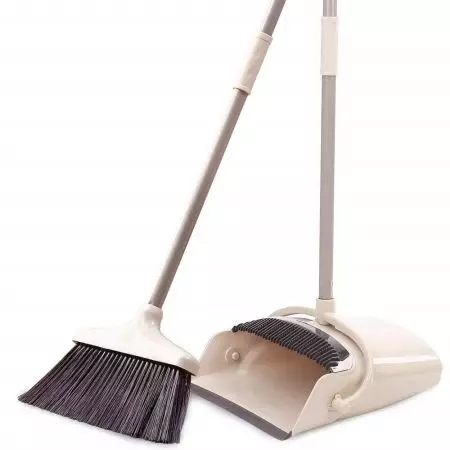 جھاڑو اور سکوپ (25 فوٹو): برش ایک طویل ہینڈل اور فرش سے ردی کی صفائی کے لئے ایک طویل ہینڈل اور دیگر کی صفائی کے لئے ایک سکپ کے ساتھ سیٹ کرتا ہے 11073_4