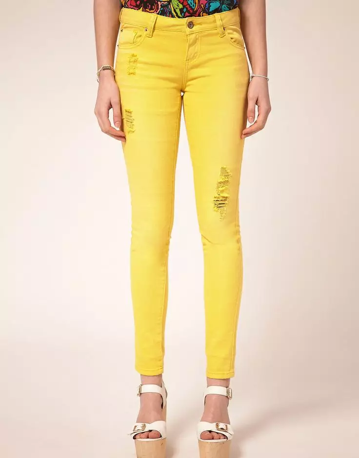 Jeans med hål: 120 bilder av kvinnliga läckande jeans, med som bär 1111_53