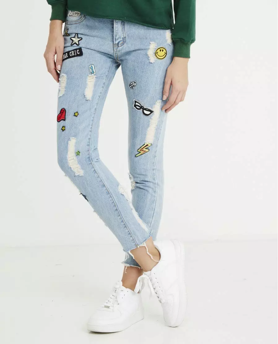 Jeans met gaten: 120 foto's van vrouwelijke lekkende jeans, waarmee het dragen 1111_62