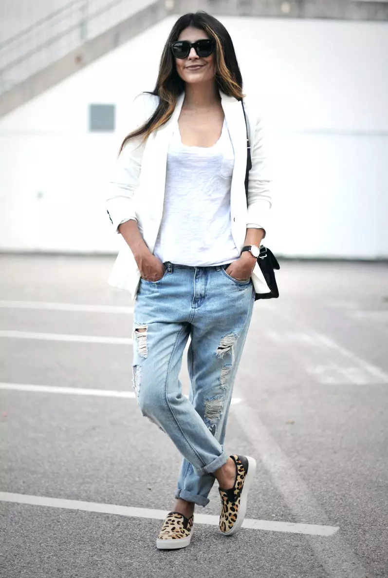 Jeans aukudega: 120 fotot naissoost lekkivatest teksadest, millega seljas 1111_88