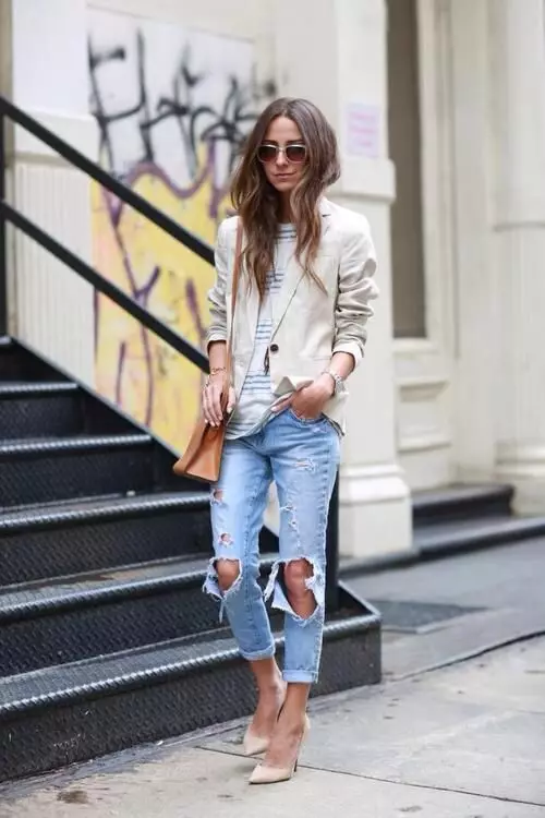 Jeans bi holikan: 120 wêneyên jeansên lehî yên jinê, bi ku cilê 1111_90