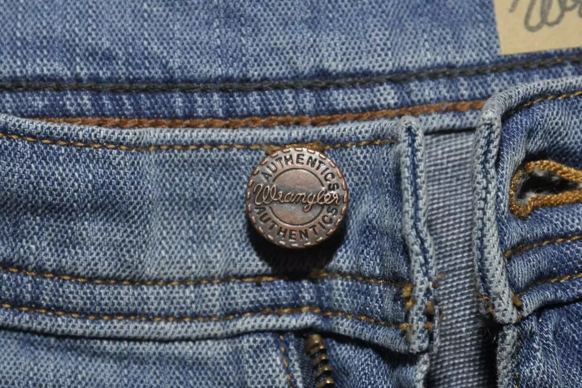 Jeans Wrangler (70 fotók): Wrangler női modellek és vélemények 1112_40