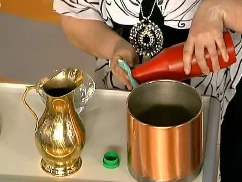 Como limpar o bronze em casa? 16 foto o que limpar o latão samovar e outros produtos para brilhar de óxido fora 11138_9