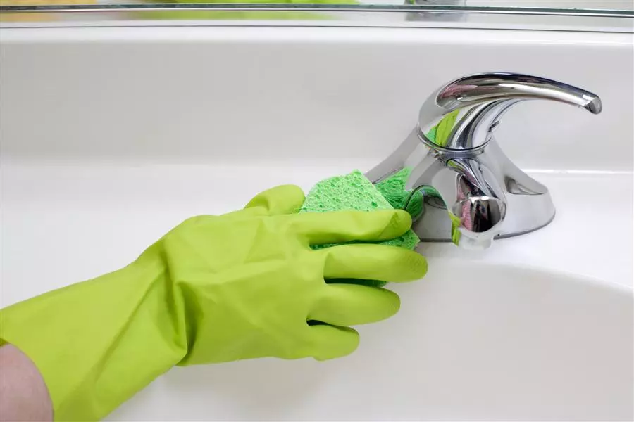 Bagaimana cara membersihkan kamar mandi? 83 Foto Cara mengekstradisi lapisan soda dan cuka yang baik di rumah, daripada mencuci desain pemeran dari Yellowness dan Dirt 11150_20