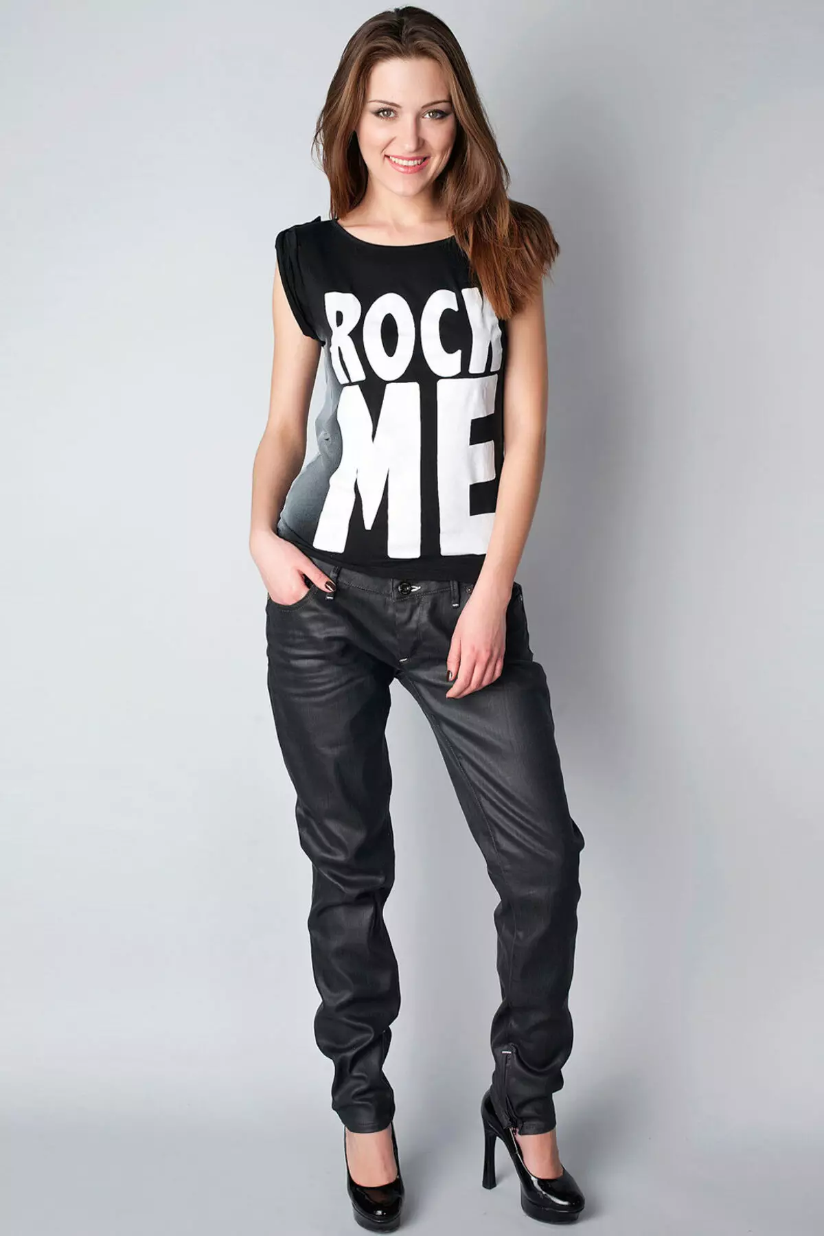 Black Jeans: Was zu tragen, verengt und eng Modelle 1118_21