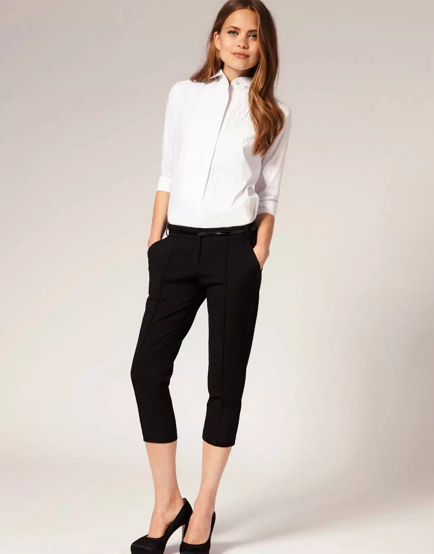 Swarte jeans: Wat te dragen, smelle en strakke modellen 1118_46