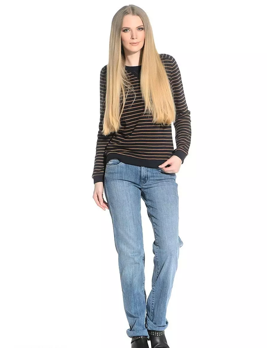 Klasické rovné ženské džínsy s vysokým pristátím (59 fotografií): Čo nosiť 1120_22