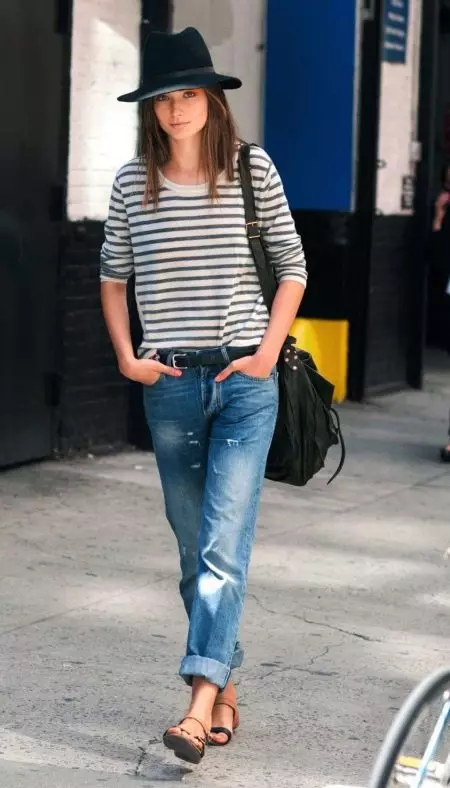 กางเกงยีนส์เอวสูง - กางเกงยีนส์ผู้หญิงที่มีการลงจอดสูง (94 รูป): สิ่งที่สวมใส่ 1125_54