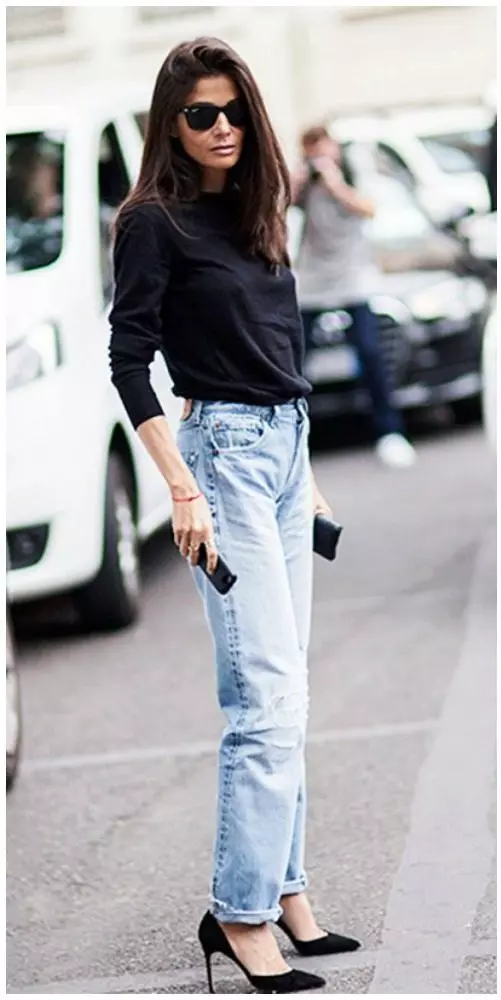 กางเกงยีนส์เอวสูง - กางเกงยีนส์ผู้หญิงที่มีการลงจอดสูง (94 รูป): สิ่งที่สวมใส่ 1125_71
