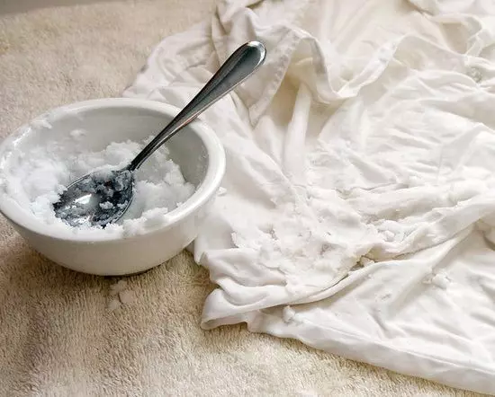 Como eliminar as manchas amarelas da suor nas axilas con roupa branca? 18 Fotos Como eliminar a contaminación de camisetas, camisas e outras cousas brancas 11264_16