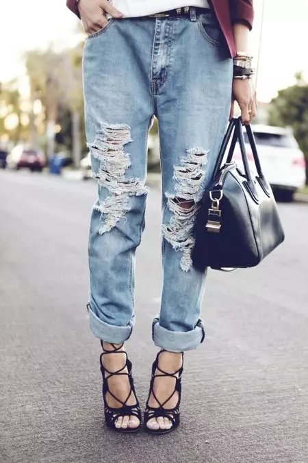Рвані джинси-бойфренди (40 фото): з чим носити діряві джинси-бойфренди з дірками 1127_2