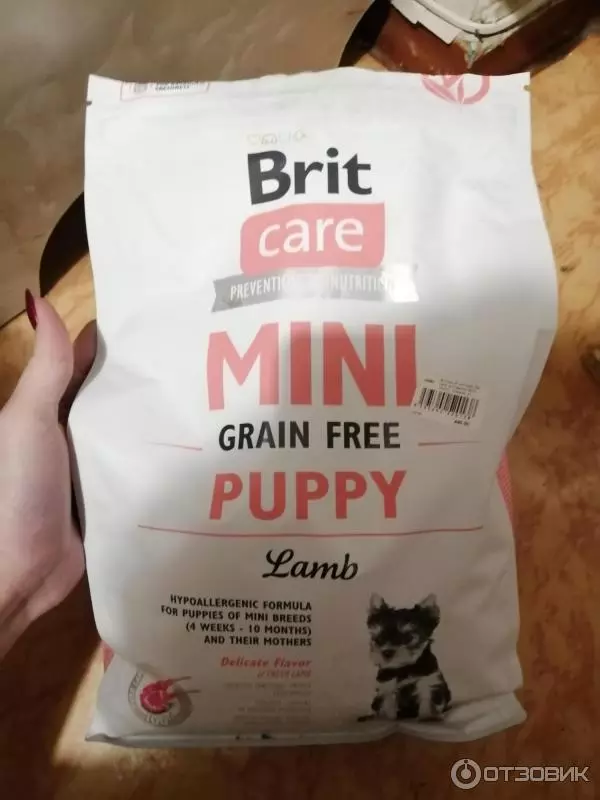 Hrana za pse malih rasa Brit: za štence i starije pse, sastav suhe hrane. Proizvodi za sterilizirana male pse. Recenzije 11341_10