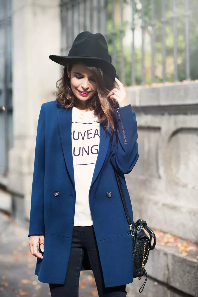 Черное пальто и шляпа. Пальто и шляпа. Синее пальто. Шляпа с пальто женское. Синее пальто и шляпа.