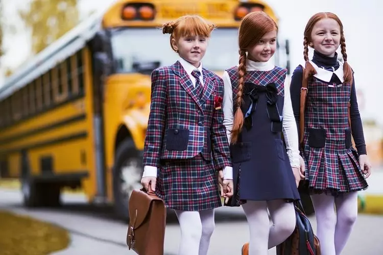 Jaket sekolah untuk kanak-kanak perempuan (48 gambar): burgundy, hijau, biru 1140_40
