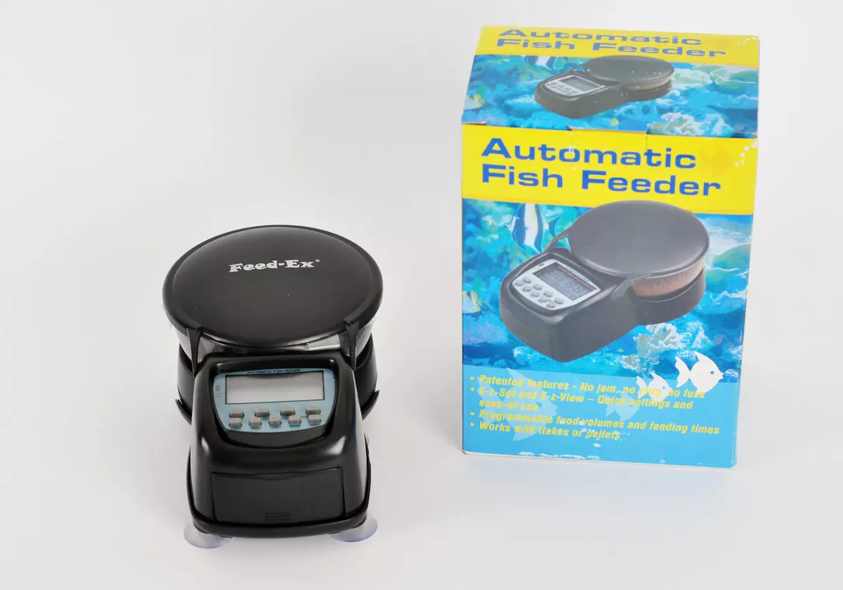 Aliments pour Aquarium (16 photos): Pourquoi avez-vous besoin d'un mangeoire automatique pour le poisson d'aquarium? Modèles électroniques et autres pour poissons 11421_11