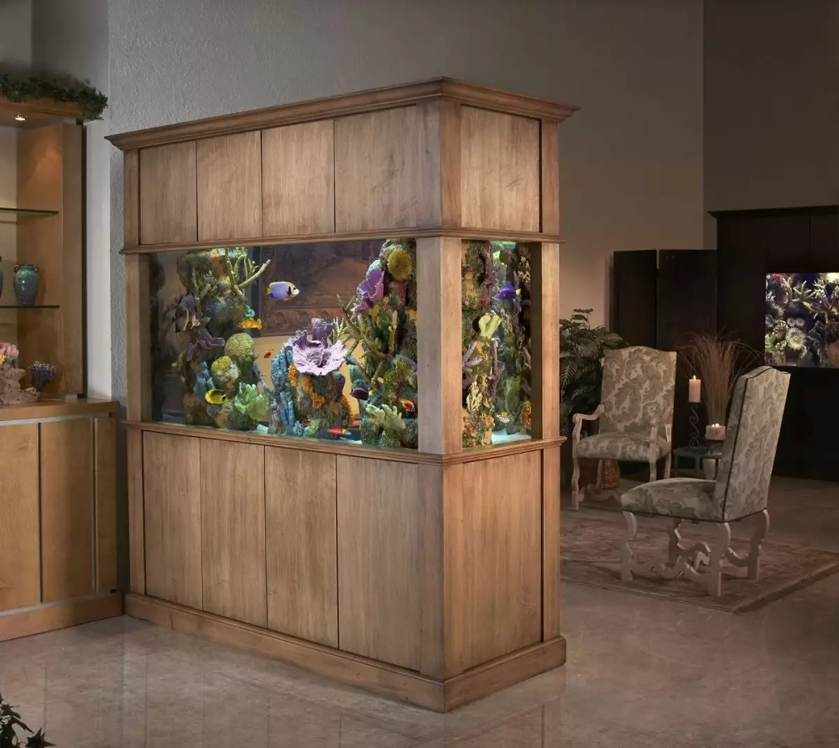 Stands for Aquarium (24 fotos): Quais são as arquibancadas adequadas para aquários por 100 litros e outros volumes? Visão geral de suportes de metal e madeira 11486_16