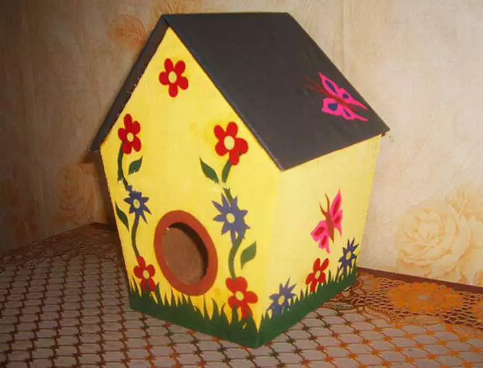 Home en nest voor papegaaien (36 foto's): Hoe maak je een huis voor het fokken van papegaaien met je eigen handen thuis? Maten van de socket. Wat moet in een huis worden behandeld? 11615_17