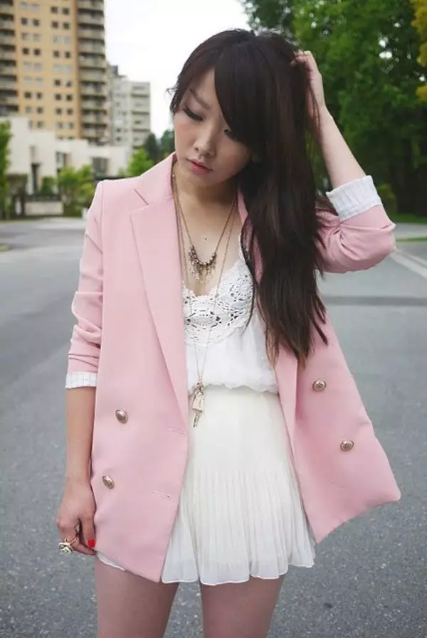 Pink яке (70 снимки): Какво да се носят и съчетават жени, нежно розово 1163_33
