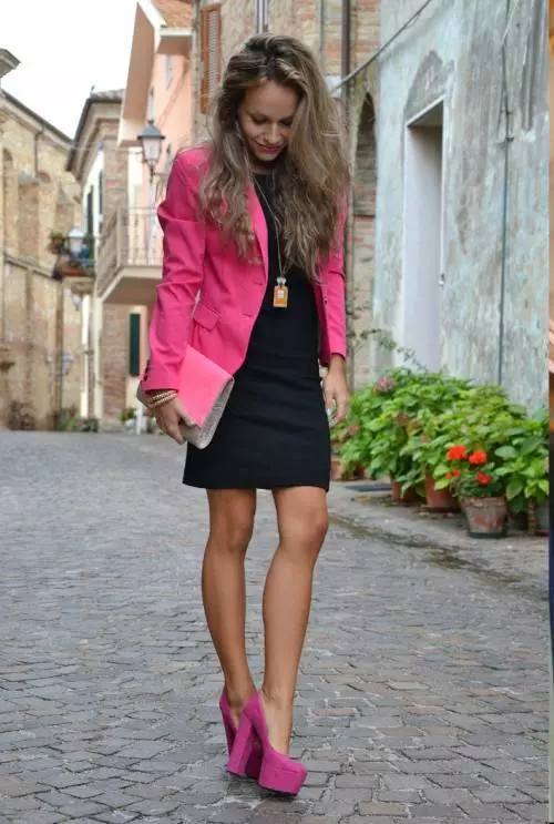 Jaket Pink (70 gambar): Apa yang perlu dipakai dan menggabungkan wanita, perlahan-lahan merah jambu 1163_65