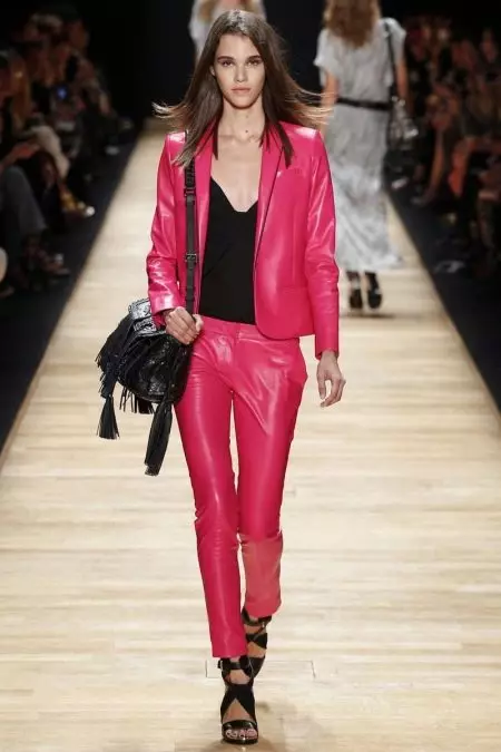 Xhaketë rozë (70 foto): Çfarë duhet të veshin dhe të kombinoni gratë, butësisht rozë 1163_68