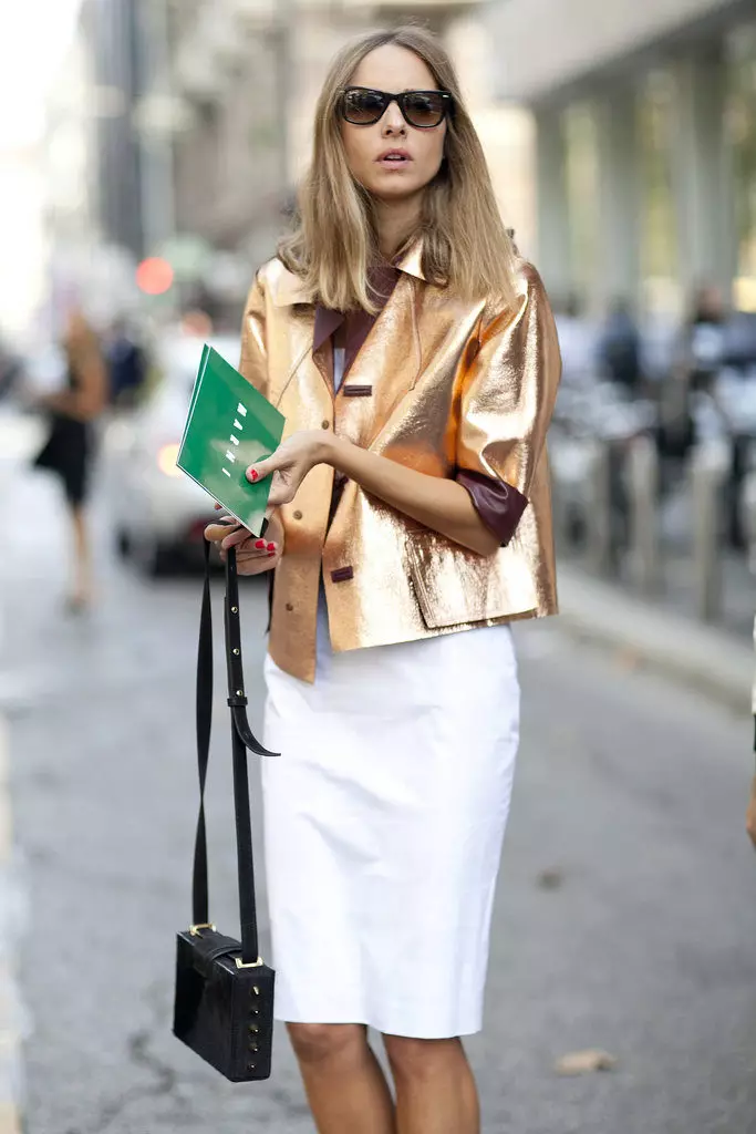 Summerәйге хатын-кызлар куртка (79 фото): Мода тенденцияләре 2021, яктылык, кыска җиң 1165_11