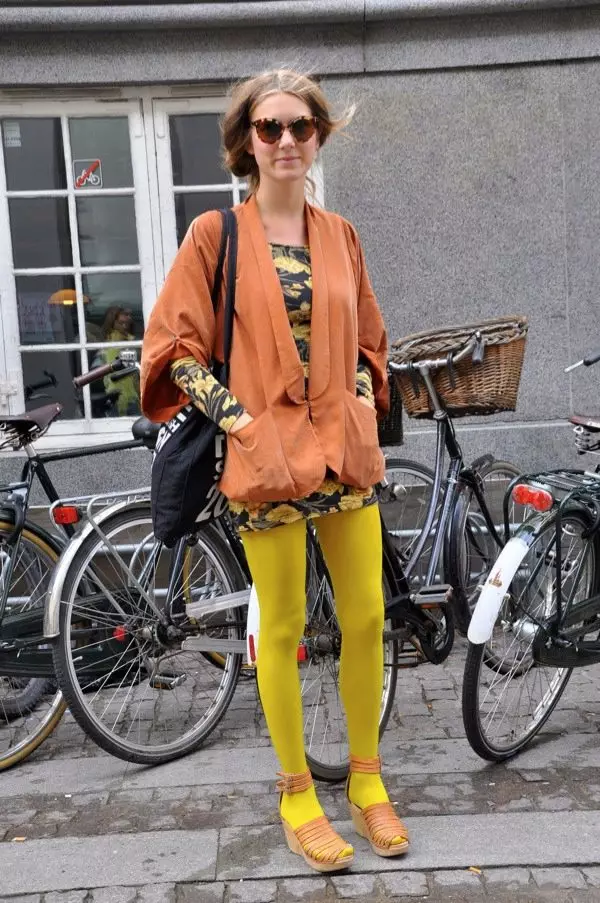 Літній жіночий піджак (79 фото): модні тенденції 2021, легені, з коротким рукавом 1165_9