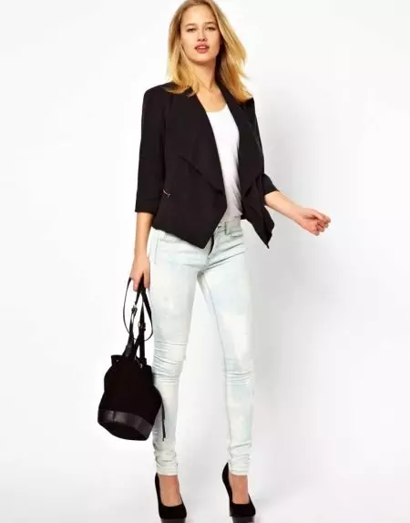 Black female jacket (99 mga larawan): Ano ang suot, larawan, may pantalon, maong, shirt 1166_32